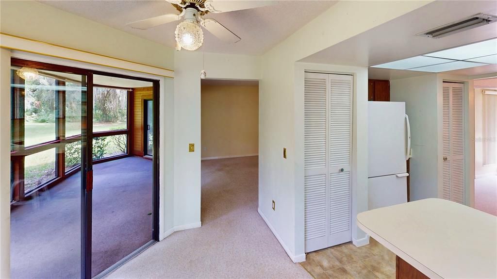 For Sale: $174,900 (2 beds, 2 baths, 1098 Square Feet)