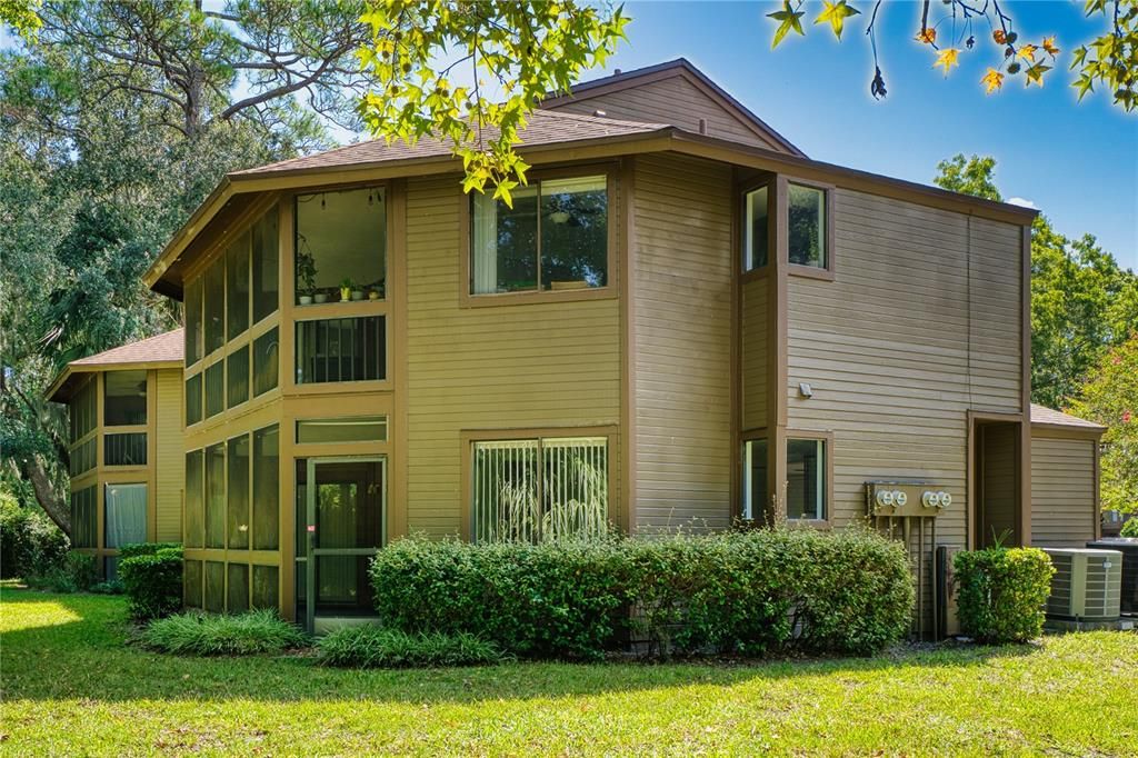 For Sale: $174,900 (2 beds, 2 baths, 1098 Square Feet)