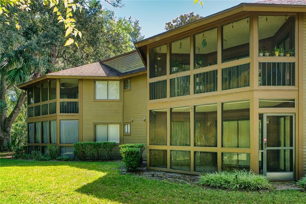 For Sale: $174,900 (2 beds, 2 baths, 1098 Square Feet)