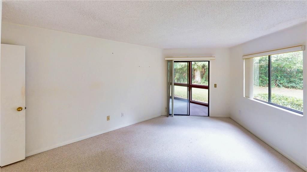 For Sale: $174,900 (2 beds, 2 baths, 1098 Square Feet)