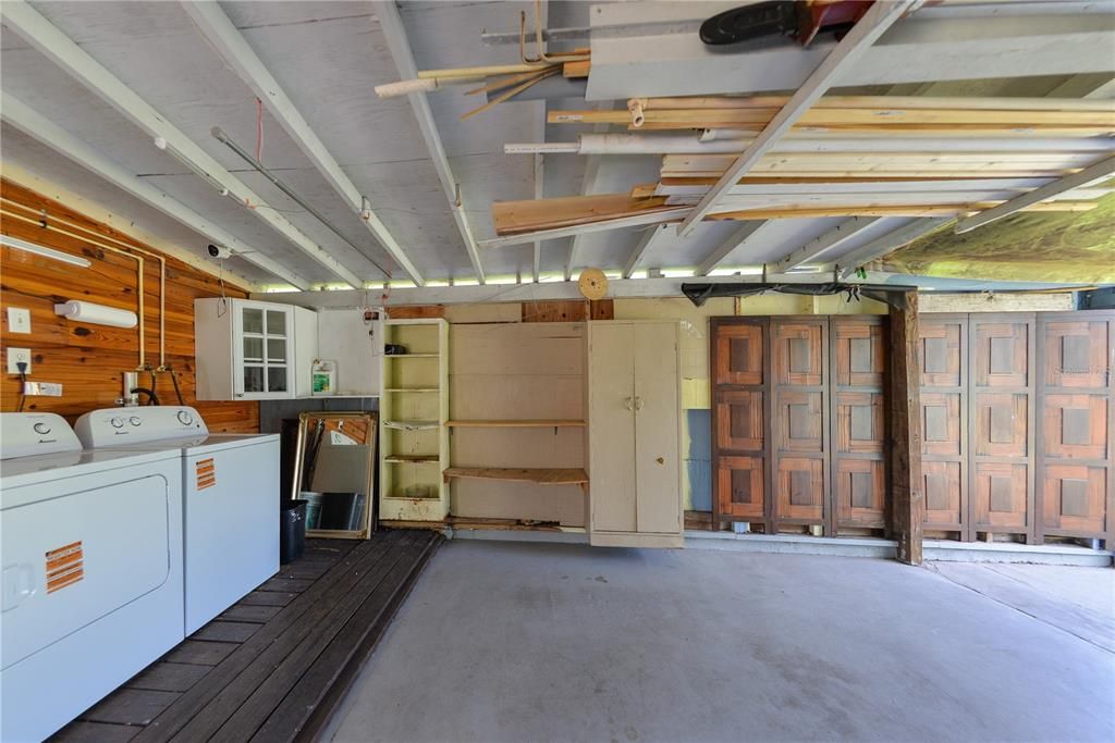 For Sale: $189,900 (2 beds, 1 baths, 890 Square Feet)