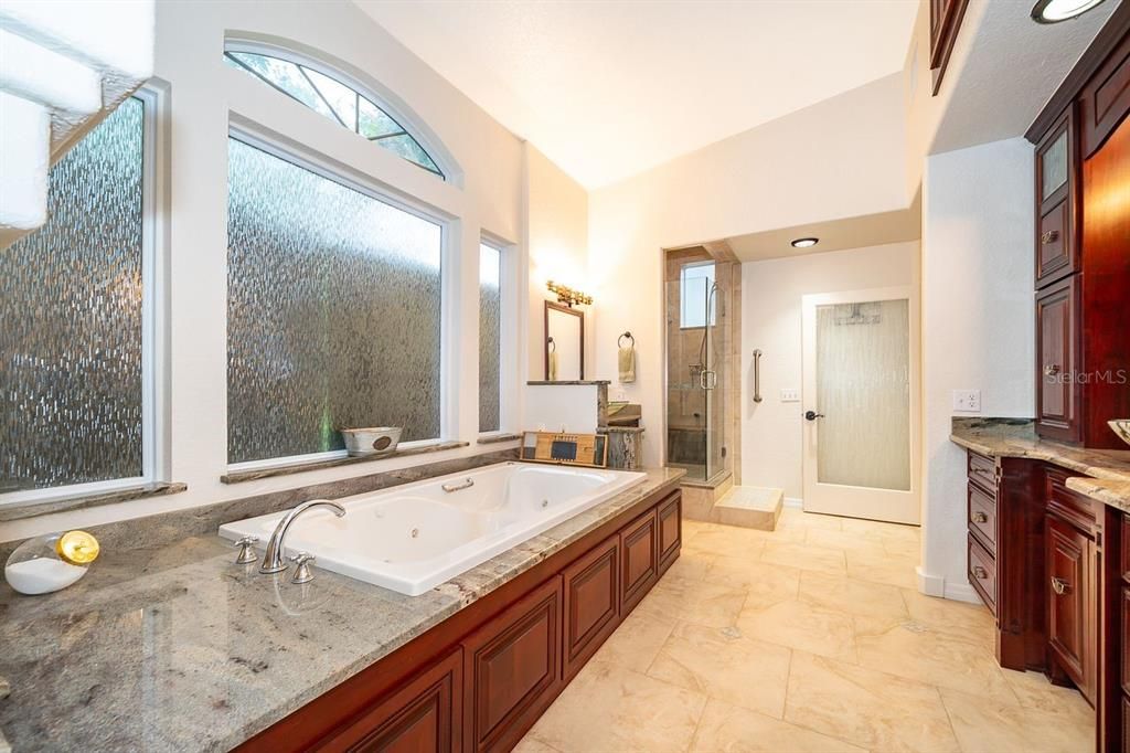 For Rent: $3,799 (3 beds, 2 baths, 2750 Square Feet)