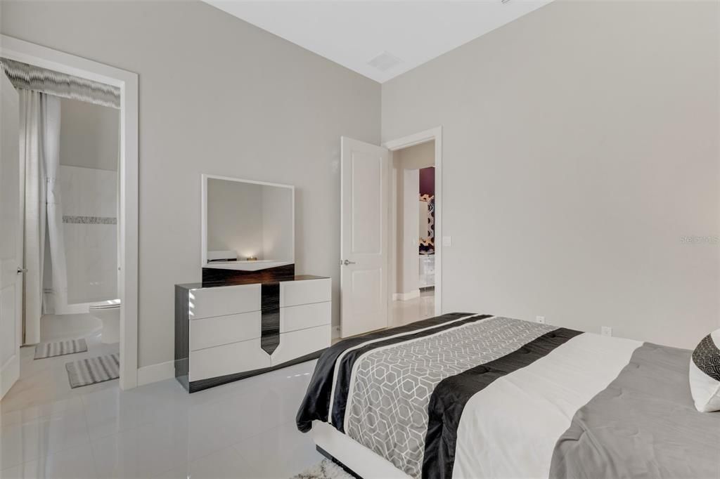 For Sale: $1,399,000 (3 beds, 4 baths, 3663 Square Feet)