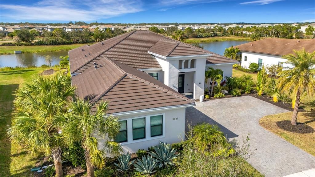 For Sale: $1,399,000 (3 beds, 4 baths, 3663 Square Feet)