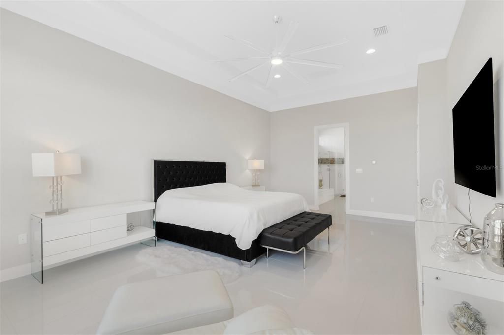 For Sale: $1,399,000 (3 beds, 4 baths, 3663 Square Feet)