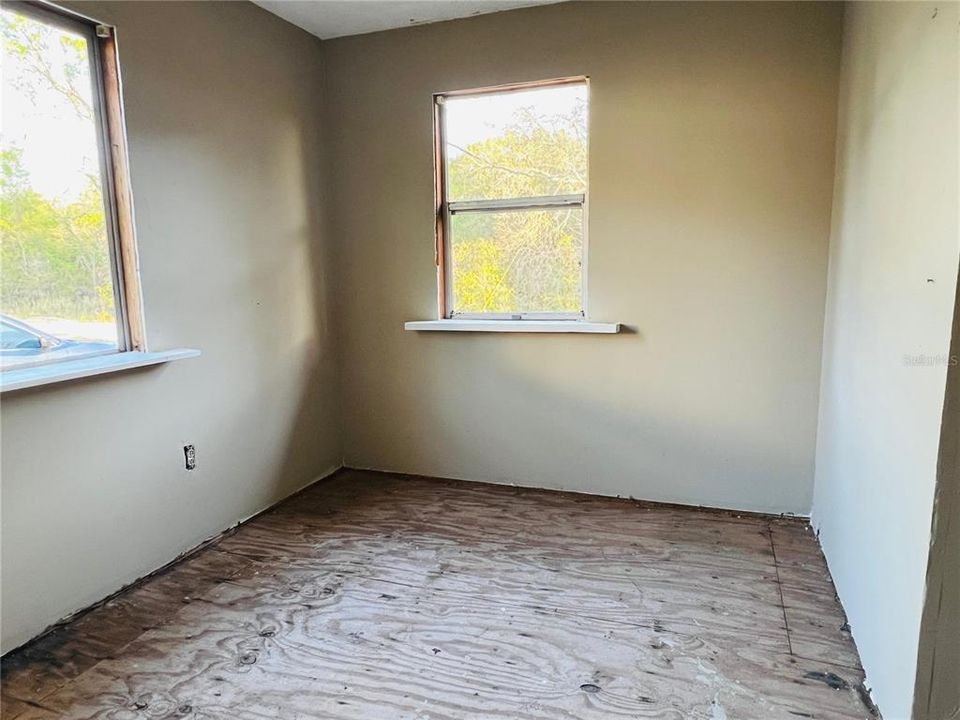 На продажу: $95,000 (3 спален, 1 ванн, 1232 Квадратных фут)