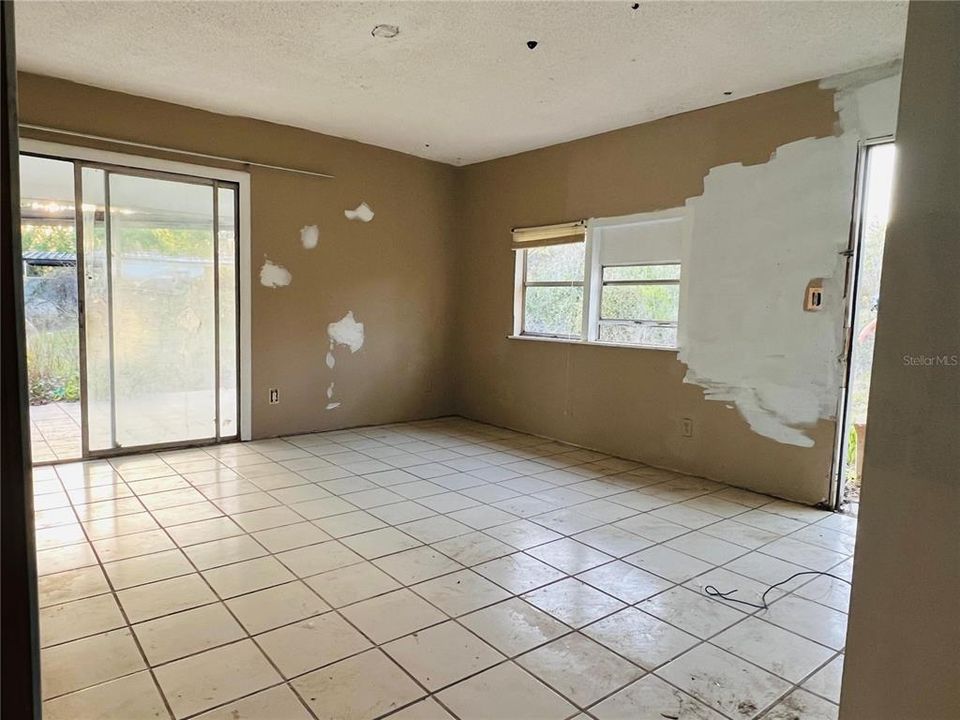 На продажу: $95,000 (3 спален, 1 ванн, 1232 Квадратных фут)