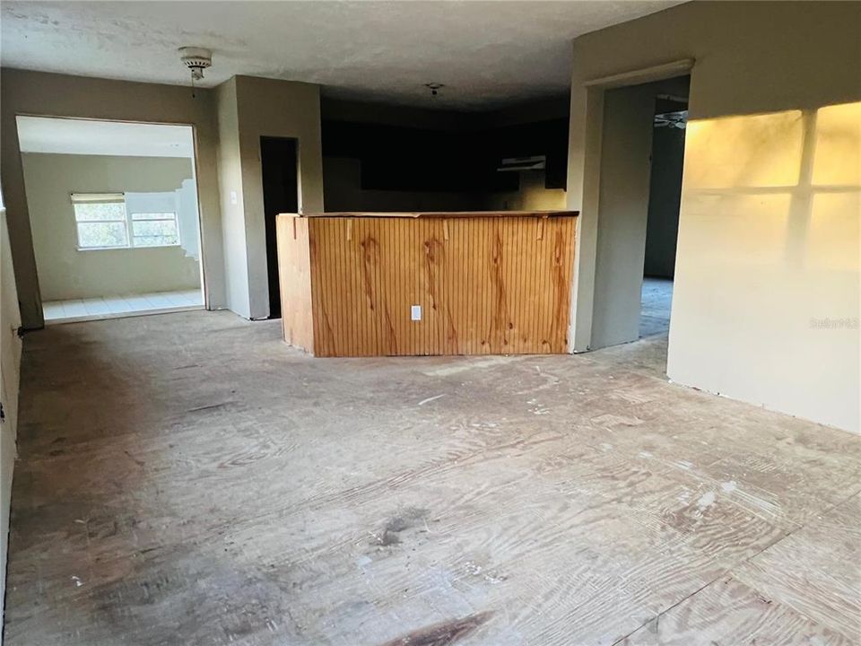 На продажу: $95,000 (3 спален, 1 ванн, 1232 Квадратных фут)