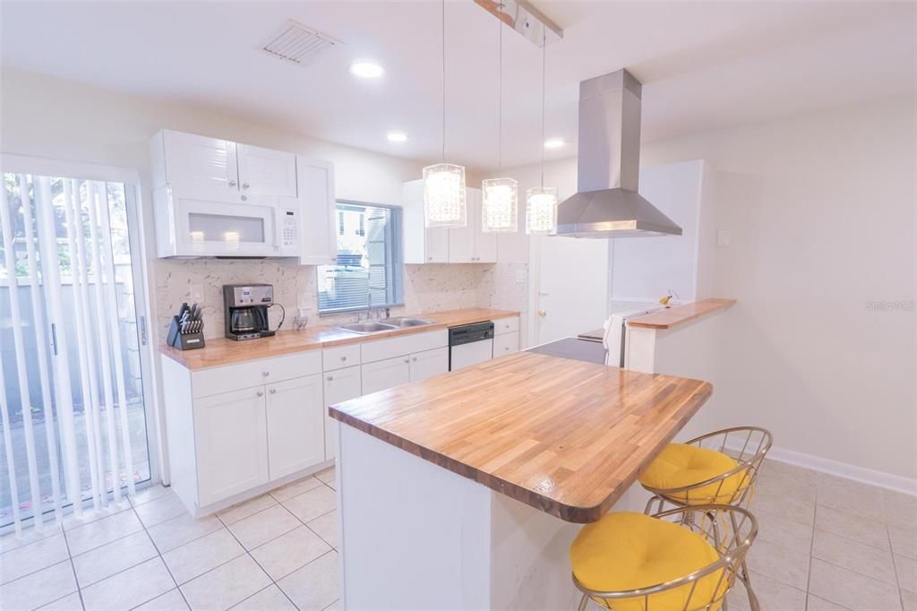 En Venta: $190,000 (3 camas, 2 baños, 1272 Pies cuadrados)