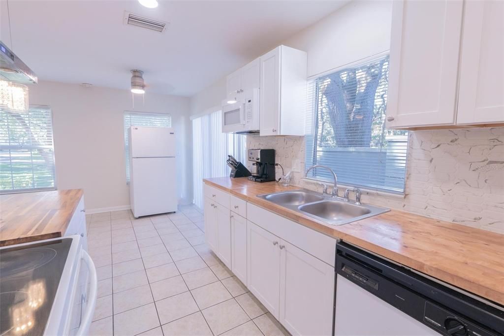 En Venta: $190,000 (3 camas, 2 baños, 1272 Pies cuadrados)