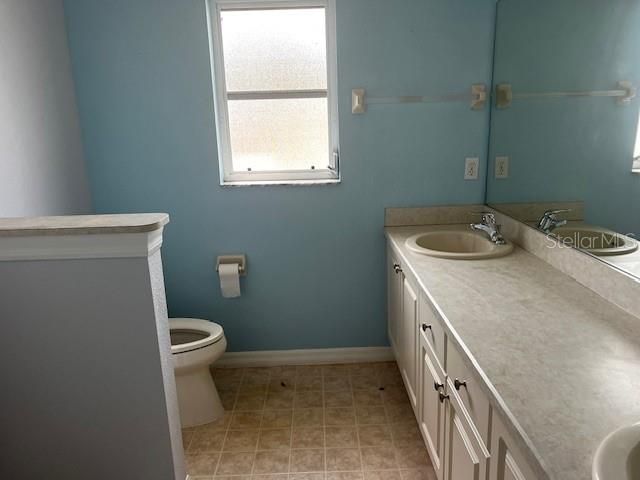 Active With Contract: $230,000 (3 beds, 2 baths, 1898 Square Feet)