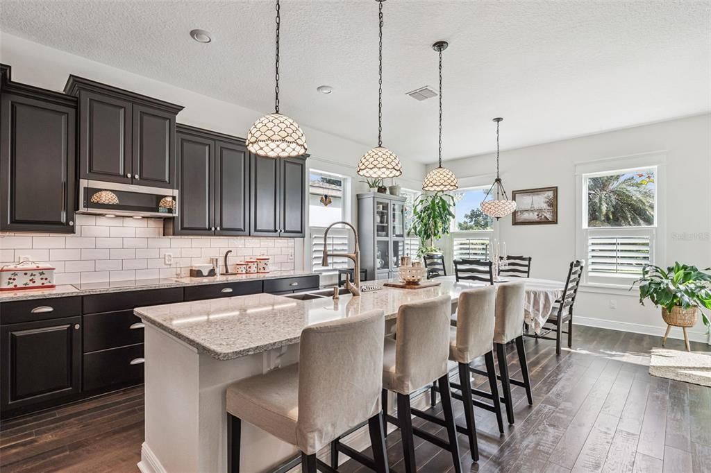 For Sale: $1,000,000 (5 beds, 4 baths, 3863 Square Feet)