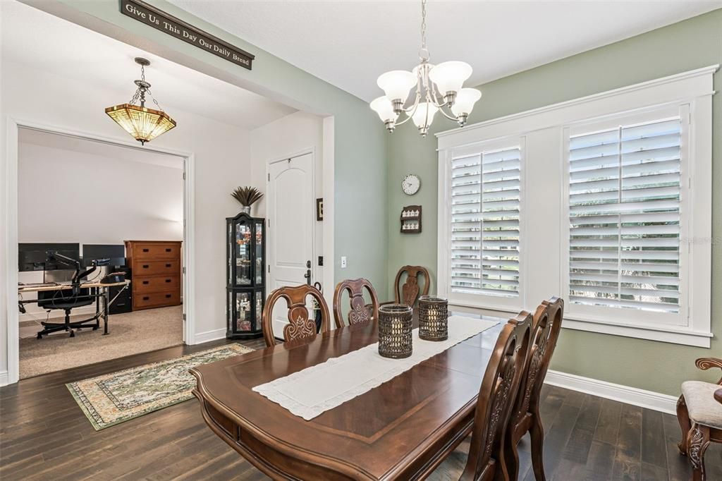 For Sale: $1,000,000 (5 beds, 4 baths, 3863 Square Feet)