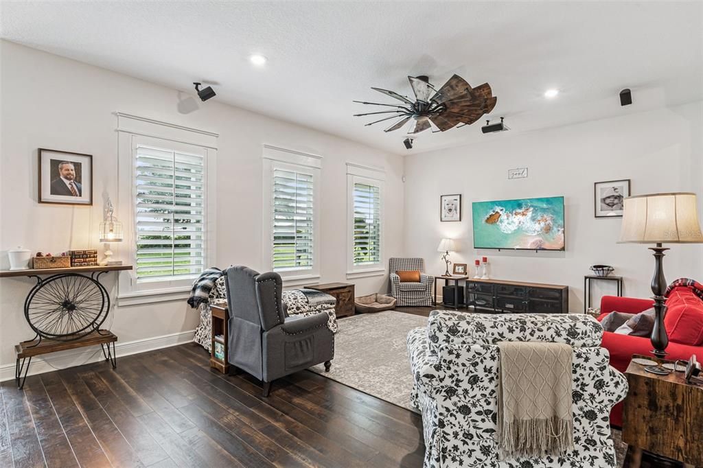 For Sale: $1,000,000 (5 beds, 4 baths, 3863 Square Feet)