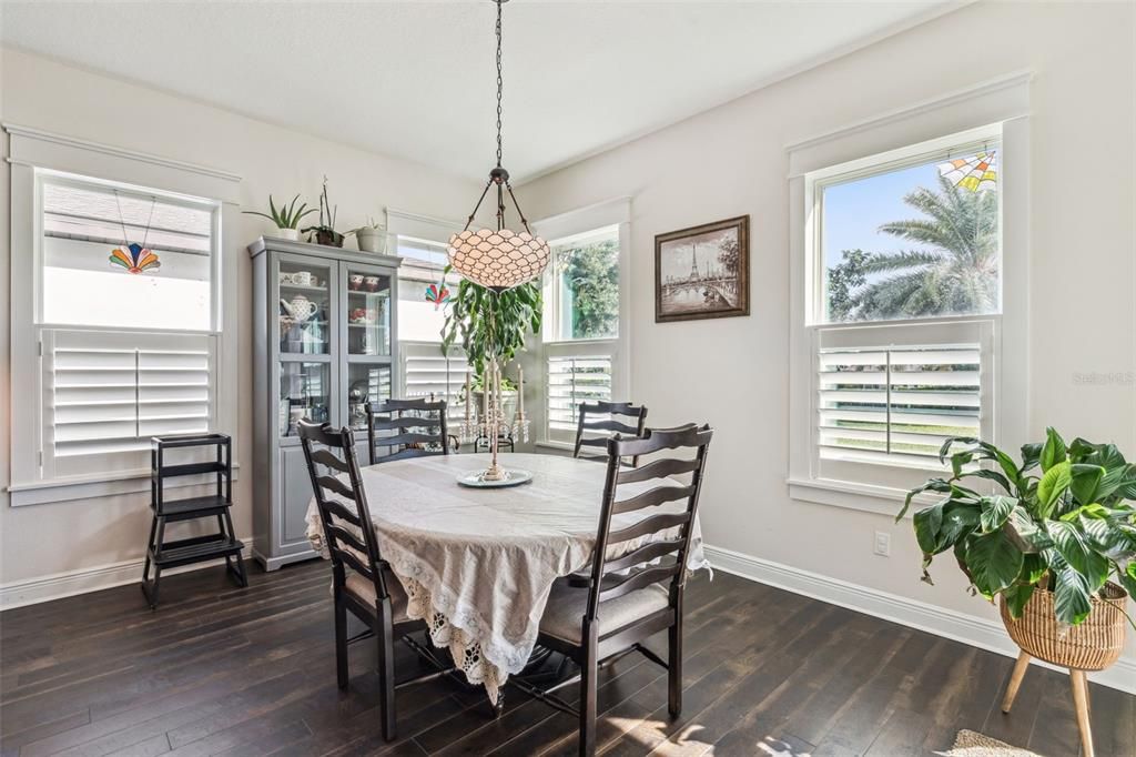 For Sale: $1,000,000 (5 beds, 4 baths, 3863 Square Feet)