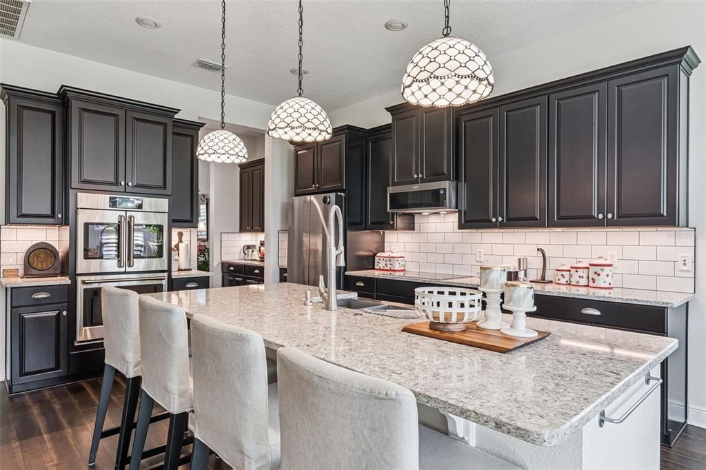 For Sale: $1,000,000 (5 beds, 4 baths, 3863 Square Feet)