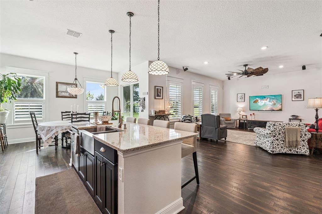 For Sale: $1,000,000 (5 beds, 4 baths, 3863 Square Feet)