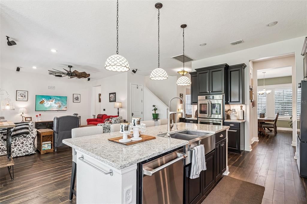 For Sale: $1,000,000 (5 beds, 4 baths, 3863 Square Feet)