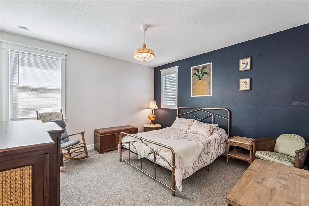 For Sale: $1,000,000 (5 beds, 4 baths, 3863 Square Feet)