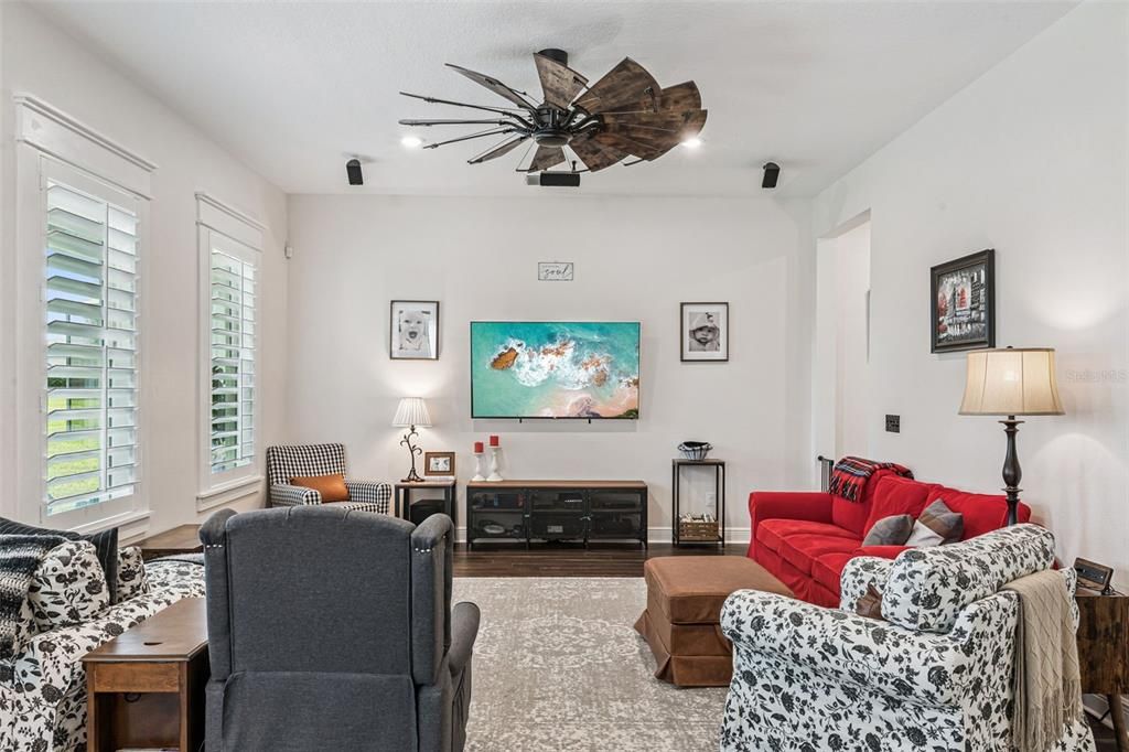 For Sale: $1,000,000 (5 beds, 4 baths, 3863 Square Feet)