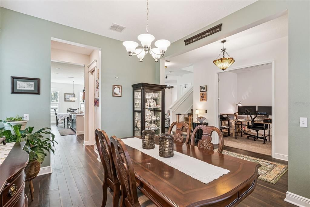 For Sale: $1,000,000 (5 beds, 4 baths, 3863 Square Feet)