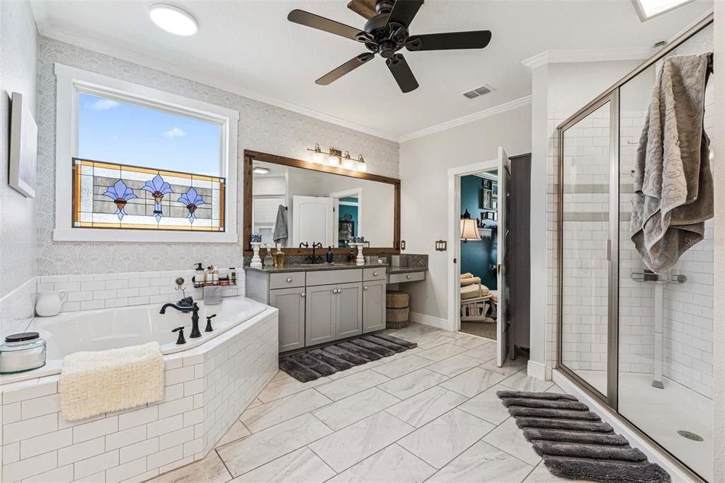 For Sale: $1,000,000 (5 beds, 4 baths, 3863 Square Feet)