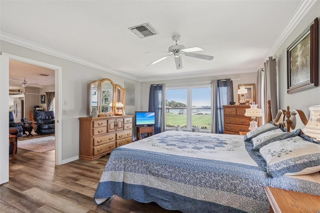 For Sale: $895,000 (3 beds, 2 baths, 2322 Square Feet)