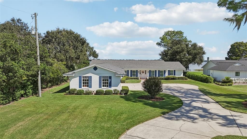 For Sale: $895,000 (3 beds, 2 baths, 2322 Square Feet)