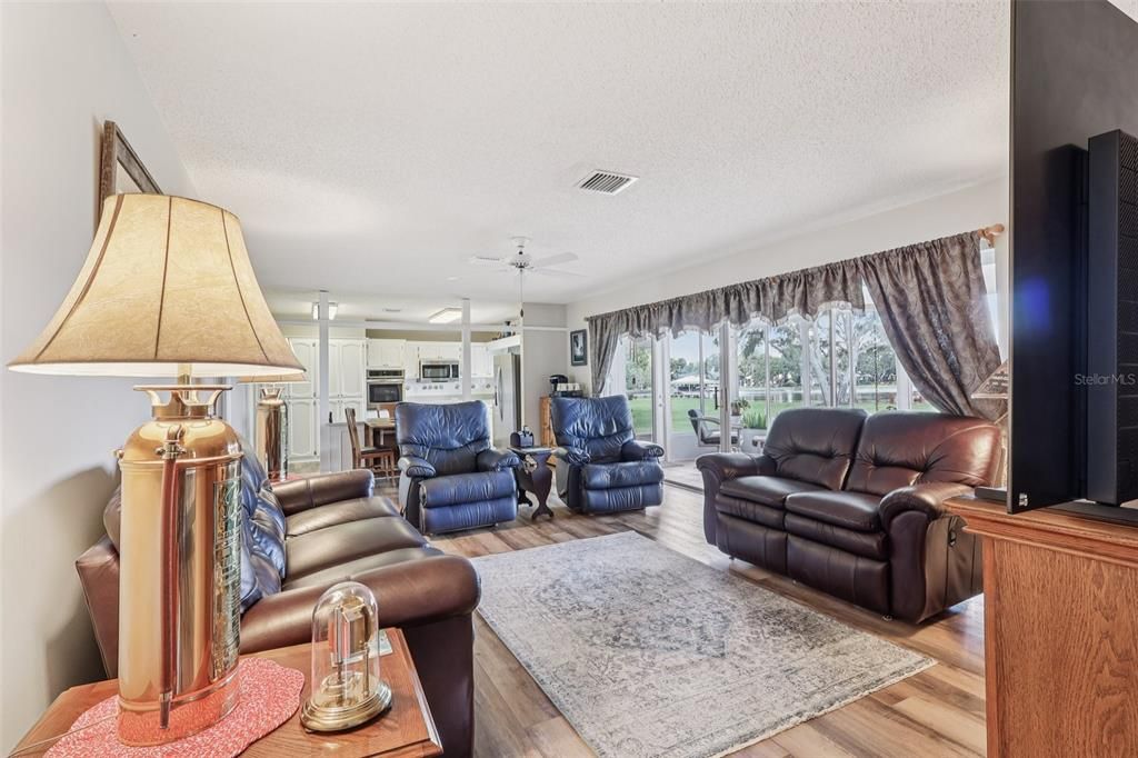 For Sale: $895,000 (3 beds, 2 baths, 2322 Square Feet)