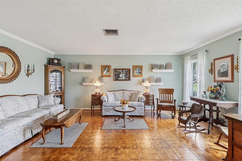 For Sale: $895,000 (3 beds, 2 baths, 2322 Square Feet)