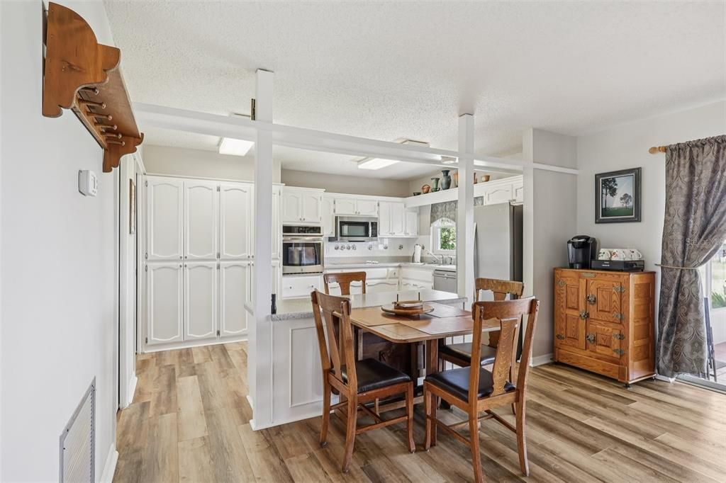 For Sale: $895,000 (3 beds, 2 baths, 2322 Square Feet)