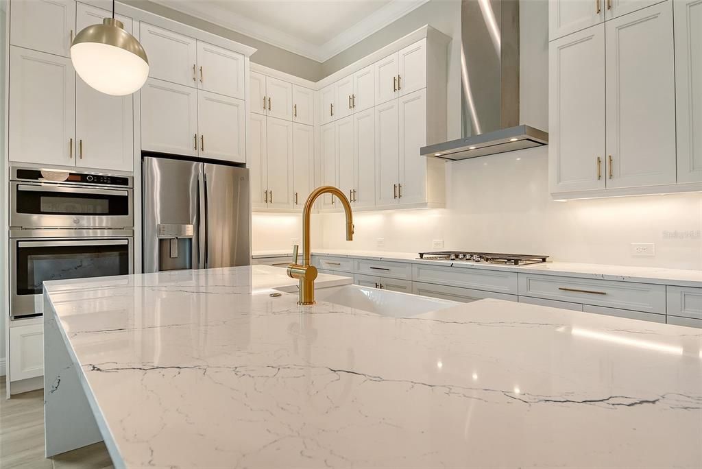 На продажу: $1,015,990 (3 спален, 2 ванн, 2455 Квадратных фут)