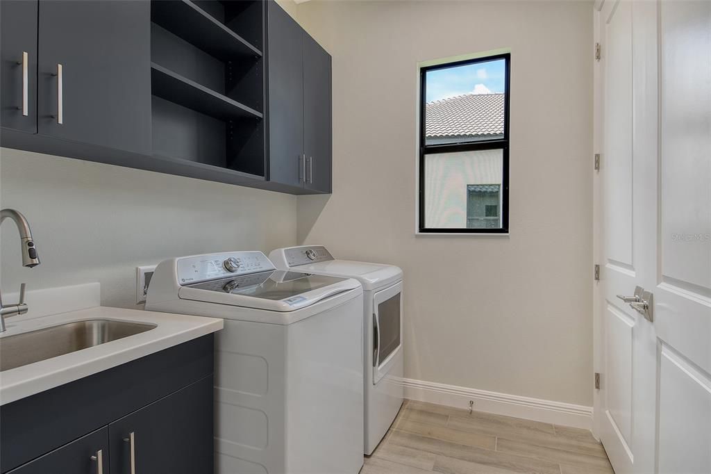 На продажу: $1,015,990 (3 спален, 2 ванн, 2455 Квадратных фут)