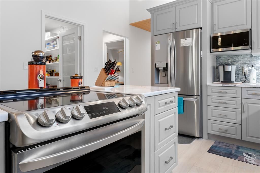 For Sale: $675,000 (3 beds, 2 baths, 2371 Square Feet)