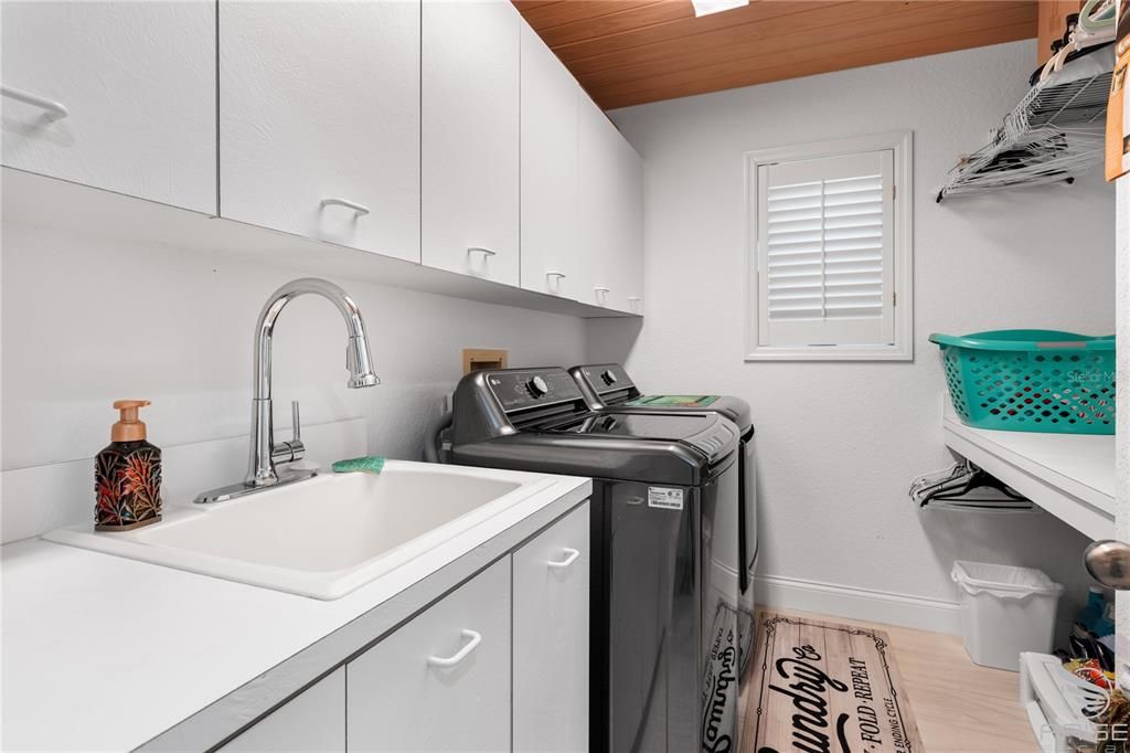 For Sale: $675,000 (3 beds, 2 baths, 2371 Square Feet)