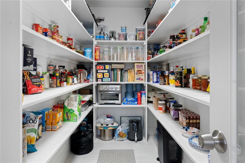 For Sale: $675,000 (3 beds, 2 baths, 2371 Square Feet)