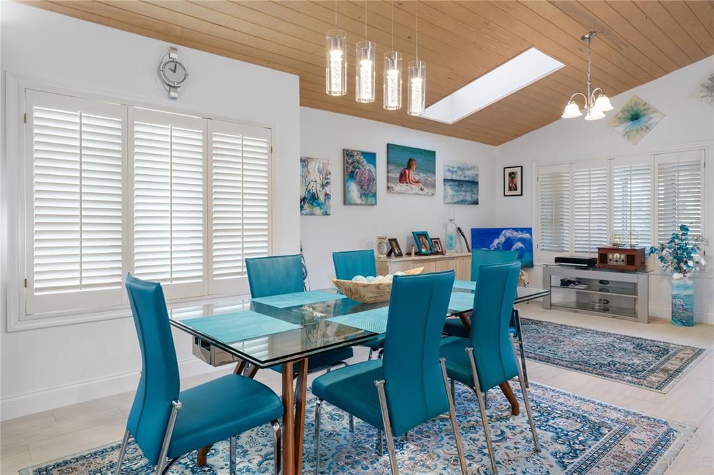 For Sale: $675,000 (3 beds, 2 baths, 2371 Square Feet)