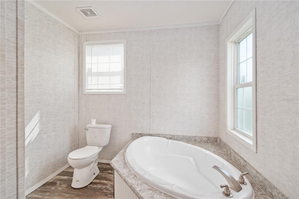 For Sale: $315,000 (3 beds, 2 baths, 1456 Square Feet)