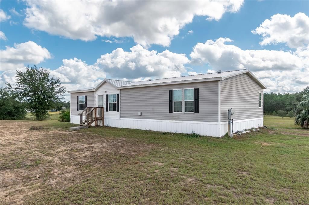 For Sale: $315,000 (3 beds, 2 baths, 1456 Square Feet)