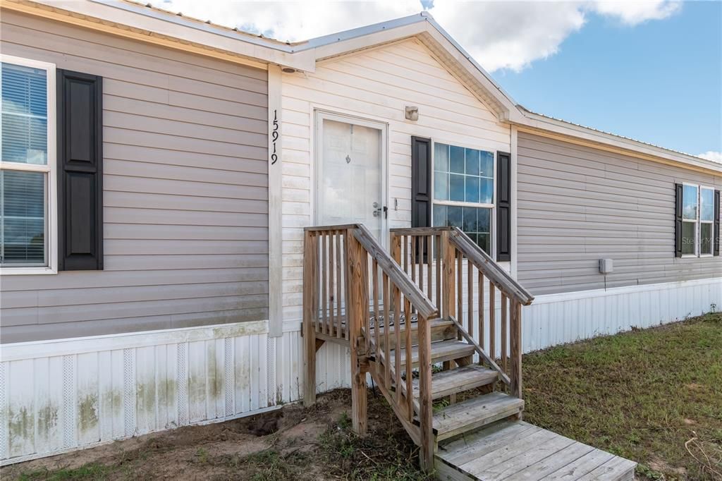 For Sale: $315,000 (3 beds, 2 baths, 1456 Square Feet)