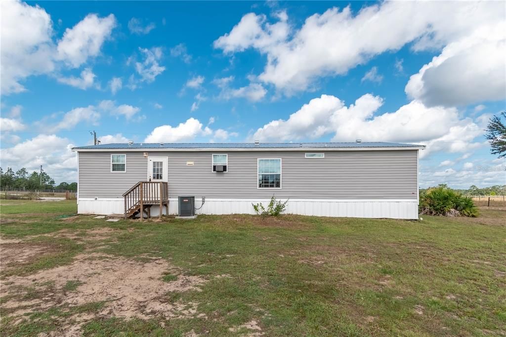 For Sale: $315,000 (3 beds, 2 baths, 1456 Square Feet)