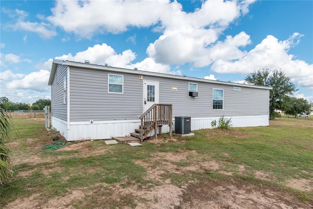 For Sale: $315,000 (3 beds, 2 baths, 1456 Square Feet)