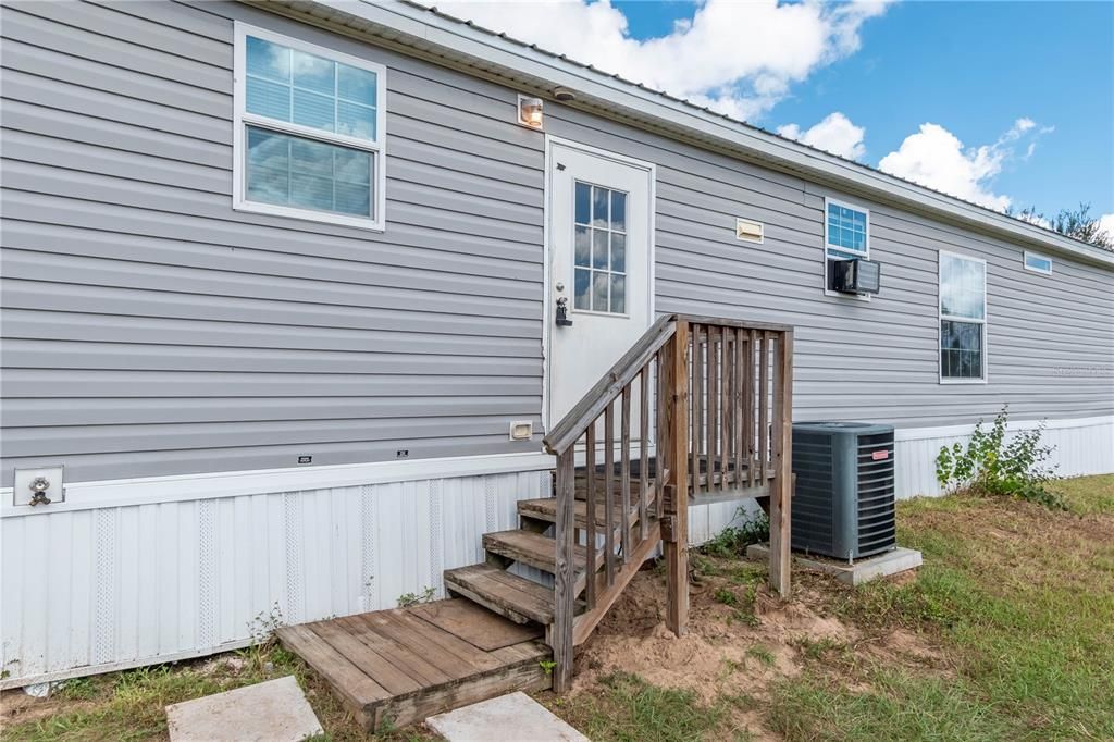 For Sale: $315,000 (3 beds, 2 baths, 1456 Square Feet)