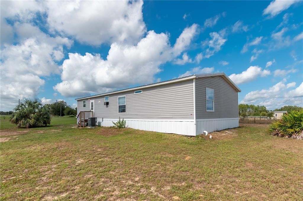 For Sale: $315,000 (3 beds, 2 baths, 1456 Square Feet)