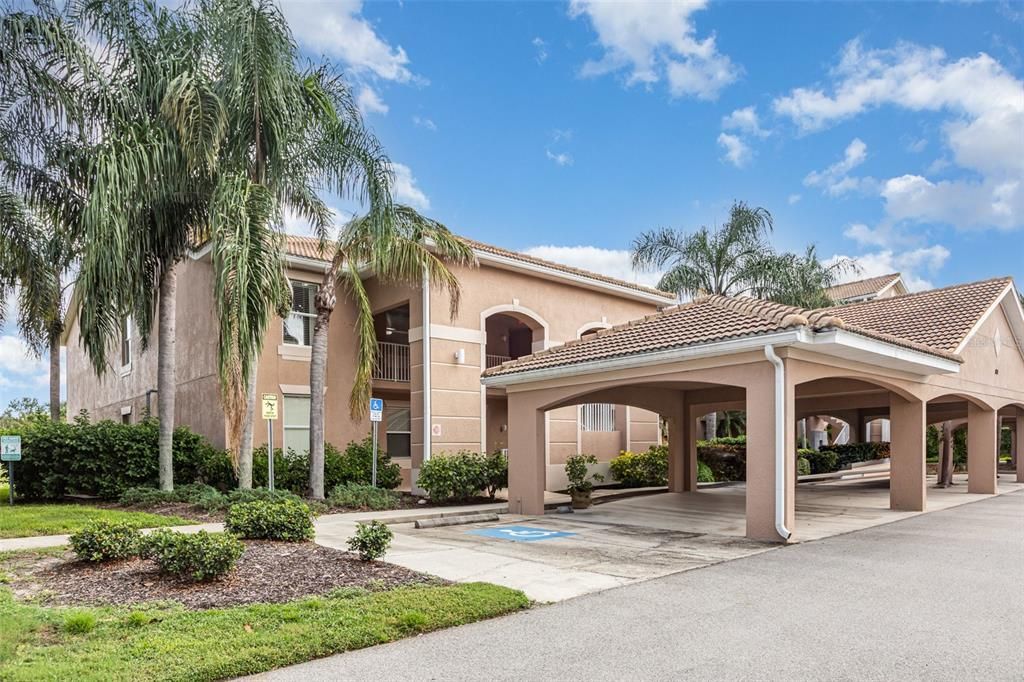 Под контрактом: $249,900 (2 спален, 2 ванн, 1316 Квадратных фут)