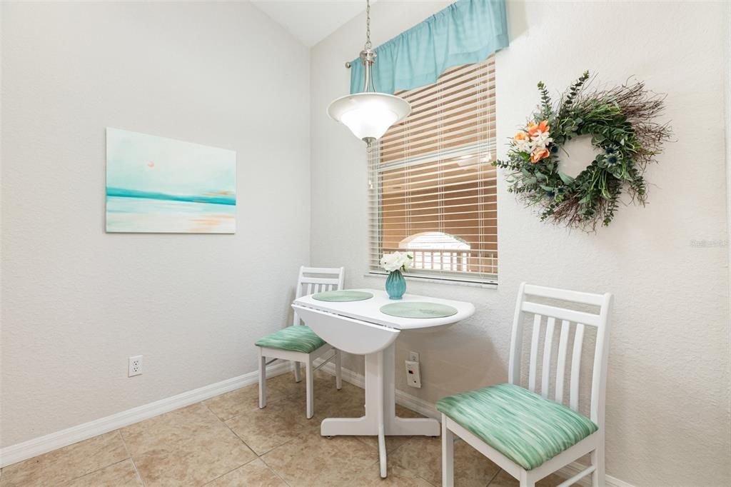 Под контрактом: $249,900 (2 спален, 2 ванн, 1316 Квадратных фут)