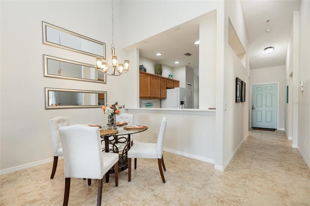 Под контрактом: $249,900 (2 спален, 2 ванн, 1316 Квадратных фут)