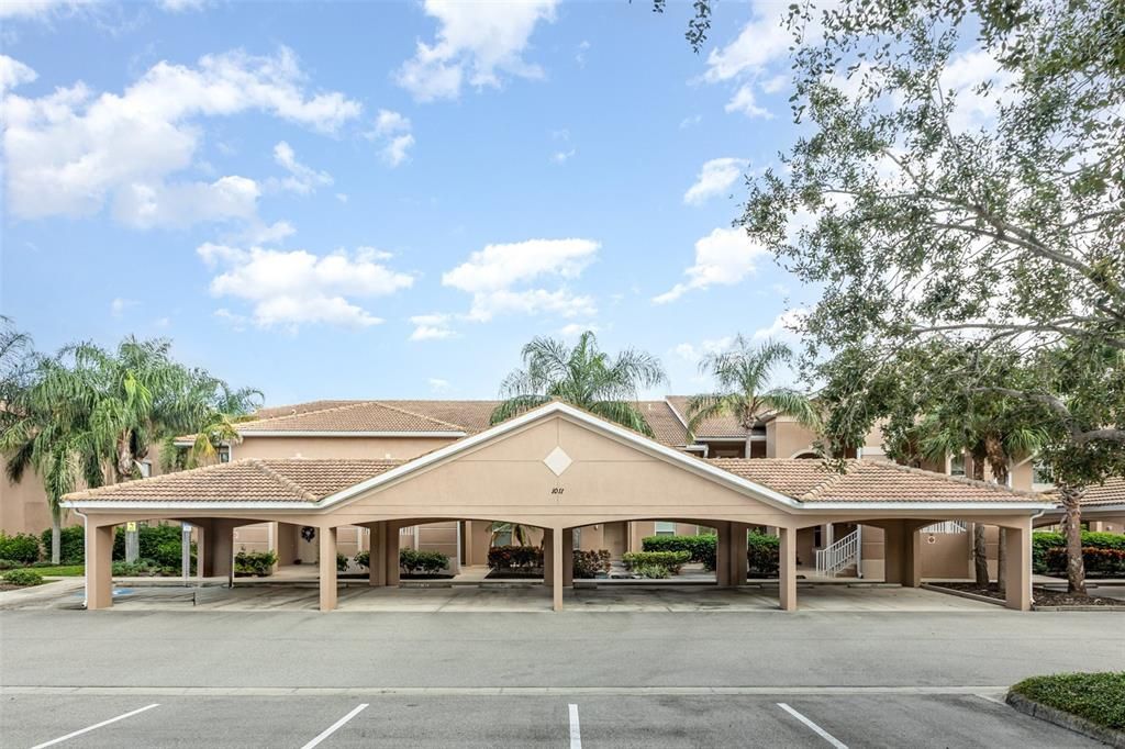 Под контрактом: $249,900 (2 спален, 2 ванн, 1316 Квадратных фут)