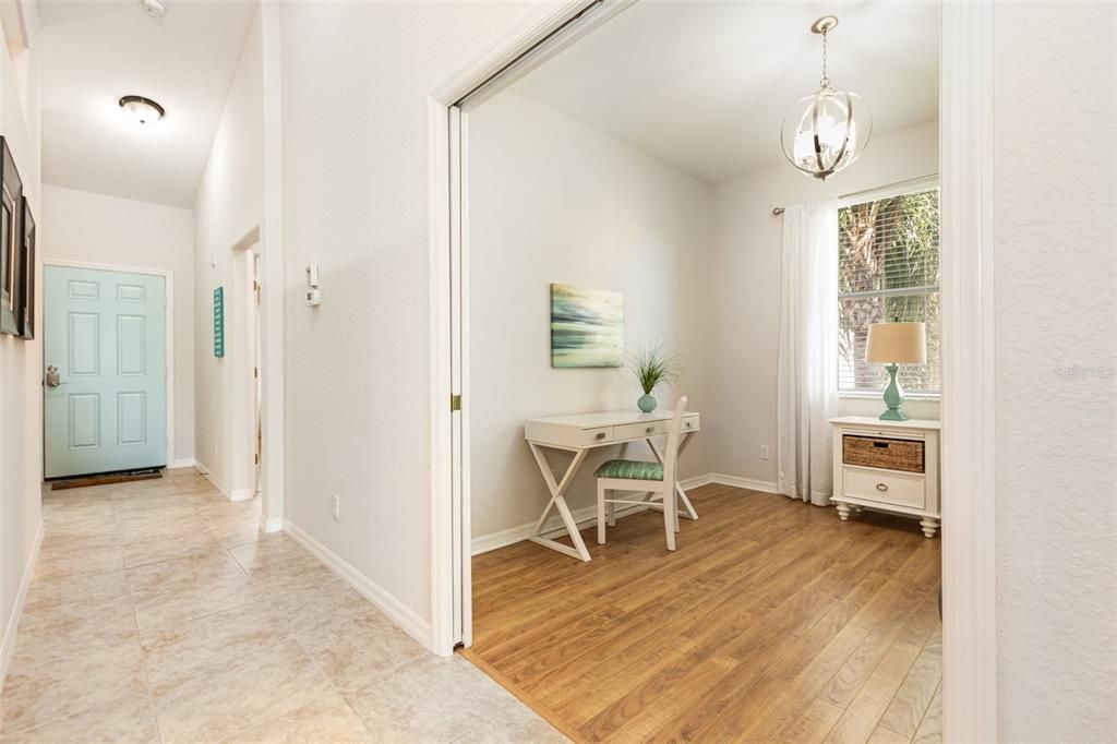 Под контрактом: $249,900 (2 спален, 2 ванн, 1316 Квадратных фут)