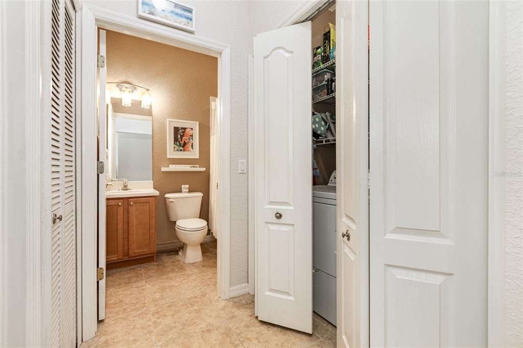 Под контрактом: $249,900 (2 спален, 2 ванн, 1316 Квадратных фут)